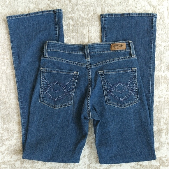 Signature Levi Strauss & Co. Modern Bootcut Jeans 4M Blue - Picture 9 of 14
